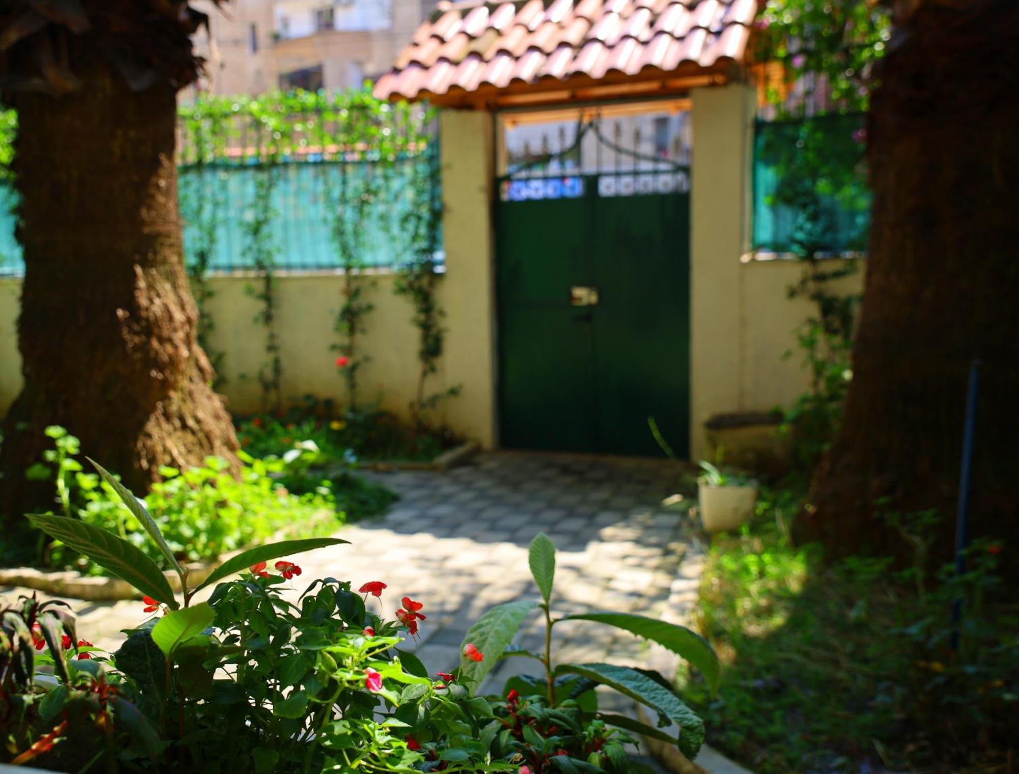 Angelx Apartments Tirana Esterno foto