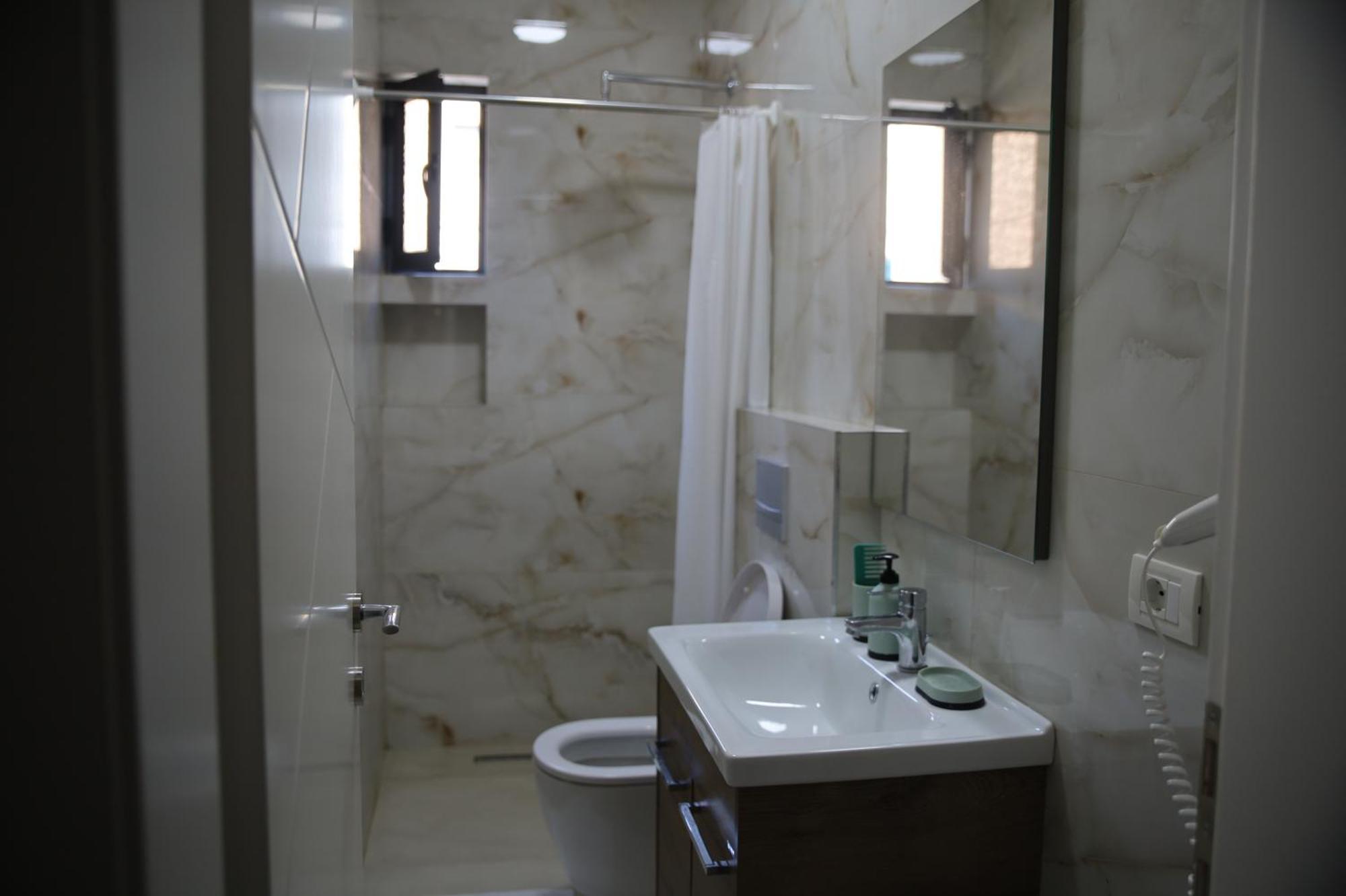 Angelx Apartments Tirana Esterno foto